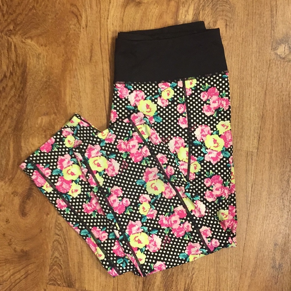 Betsy Johnson Workout Capris - floral & polka dot